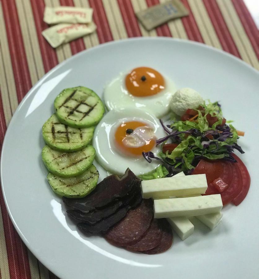 Hotel Helada 蒂瓦特 外观 照片