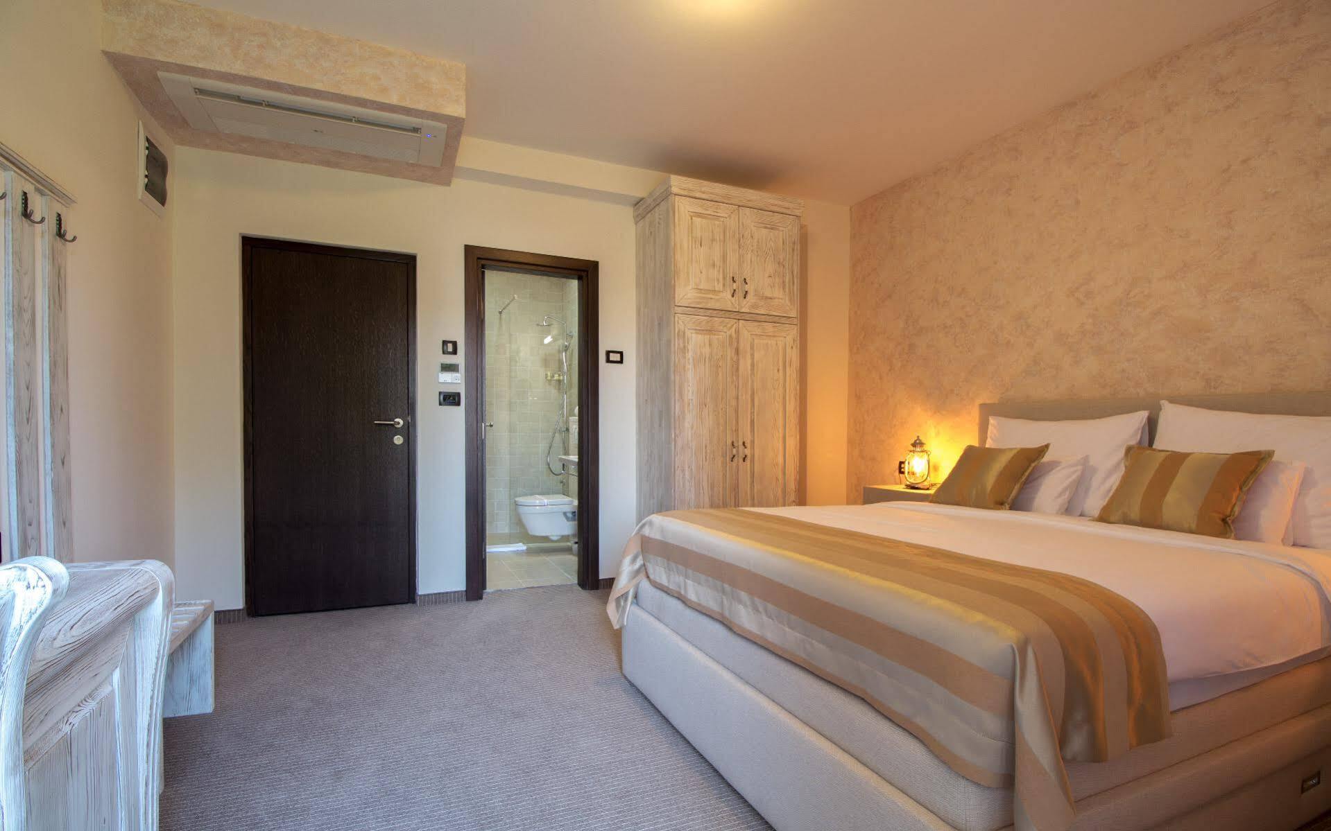 Hotel Helada 蒂瓦特 外观 照片