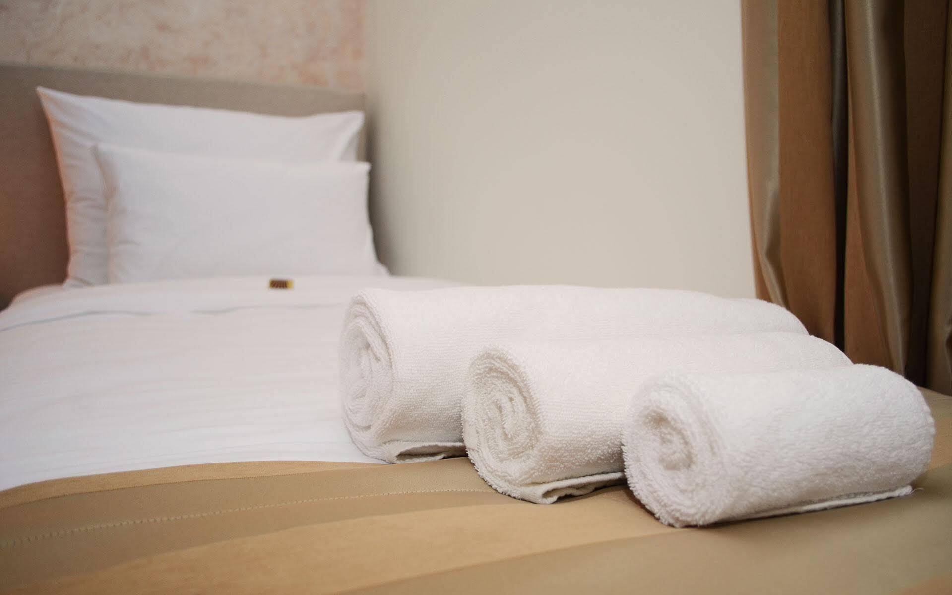 Hotel Helada 蒂瓦特 外观 照片